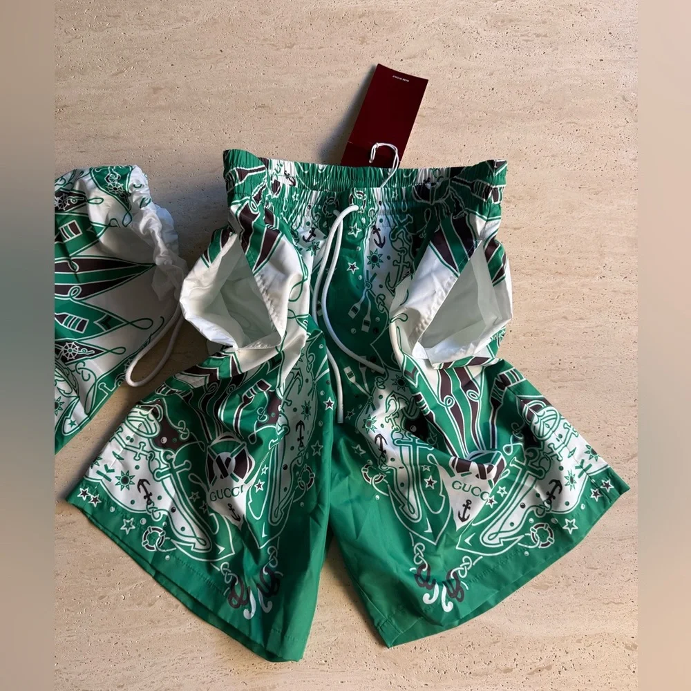 NWT GUCCI LOGO PRINT DRAWSTRING SWIM SHORTS 💚🌟